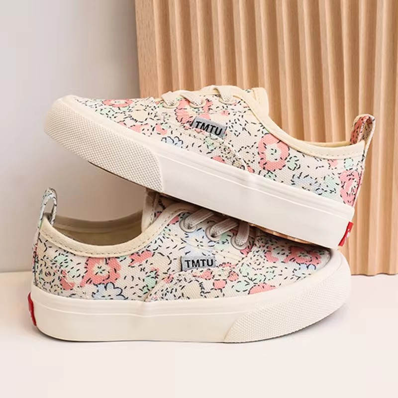 RETRO STYLE Canvas Sneakers